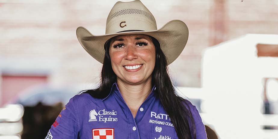 Martha Angelone | Professional Breakaway Roper